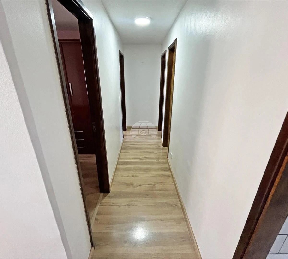 3-bedroom apartment with wood or laminate floors in Curitiba — photo 18