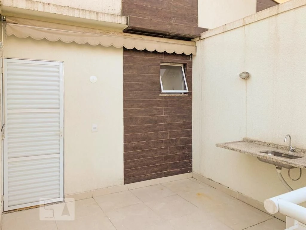 Balcony with a grill in a 3-bedroom house, 120 m²