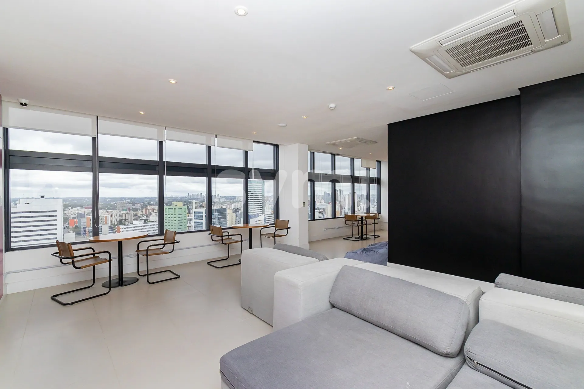 Furnished 2-bedroom apartment with a balcony grill — photo 28