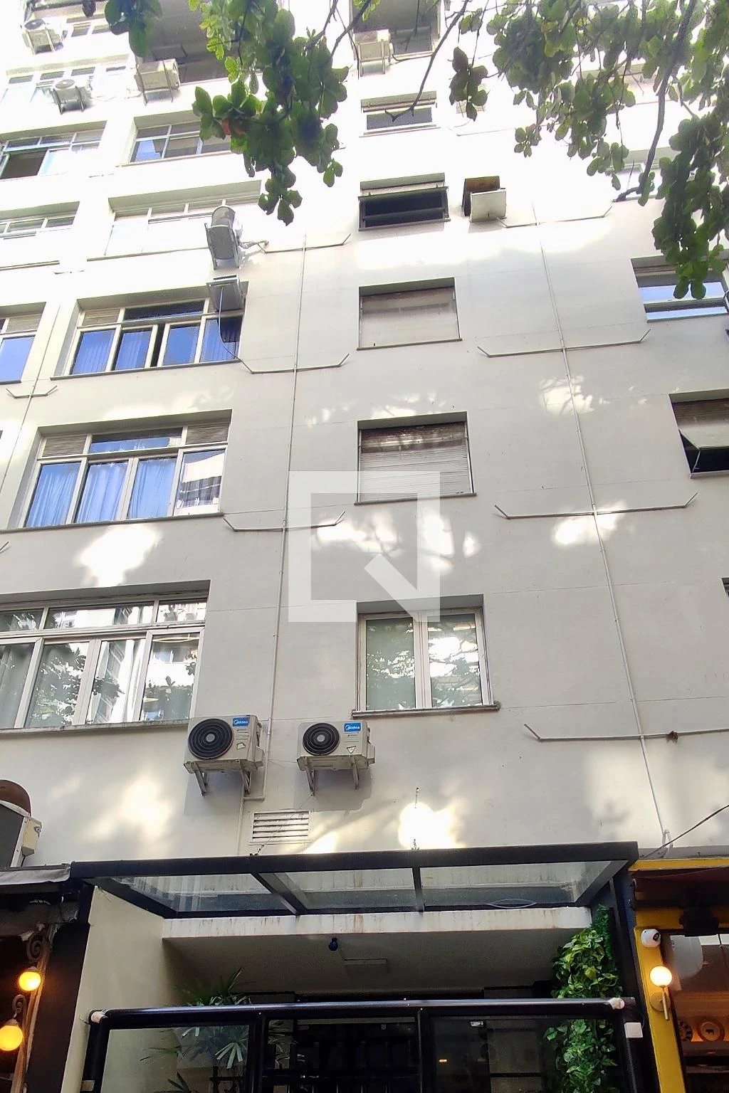 Unfurnished 1-bedroom apartment with a separate kitchen — photo 40