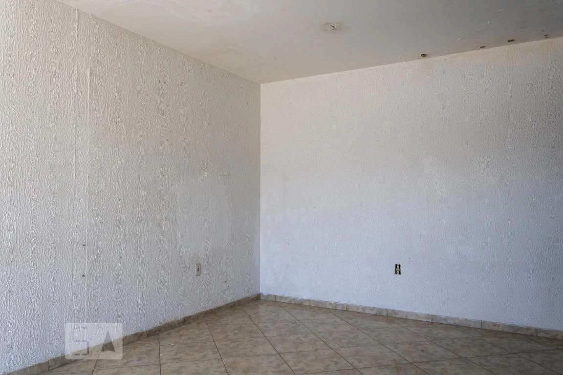 Unfurnished studio with 1 bedroom, 1 bathroom and laundry — photo 12