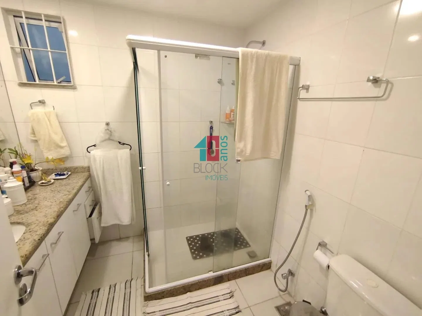 Furnished 361 m² apartment with 4 en-suite bedrooms — photo 19