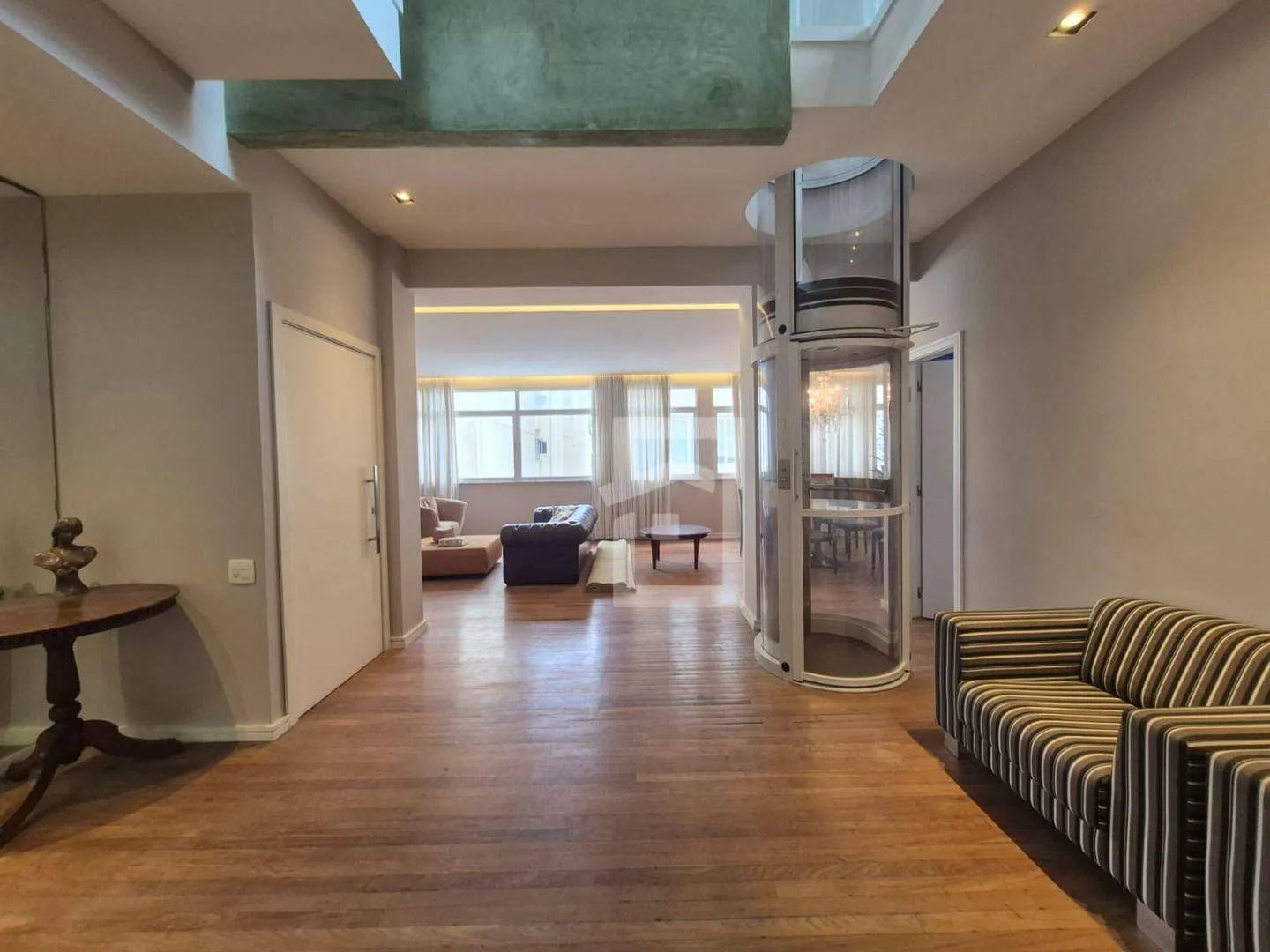 Apartamento com 5 quartos e 5 banheiros, 2 vagas — photo 3