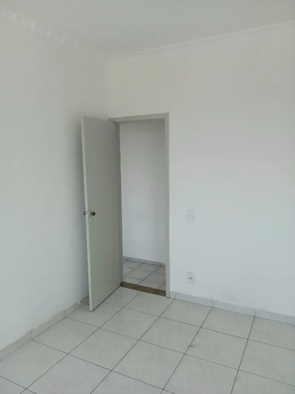 2-bedroom apartment in a building with a gym — photo 14