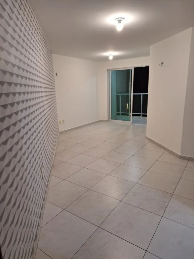 60 m² apartment with 2 bedrooms and 1 en-suite — photo 2