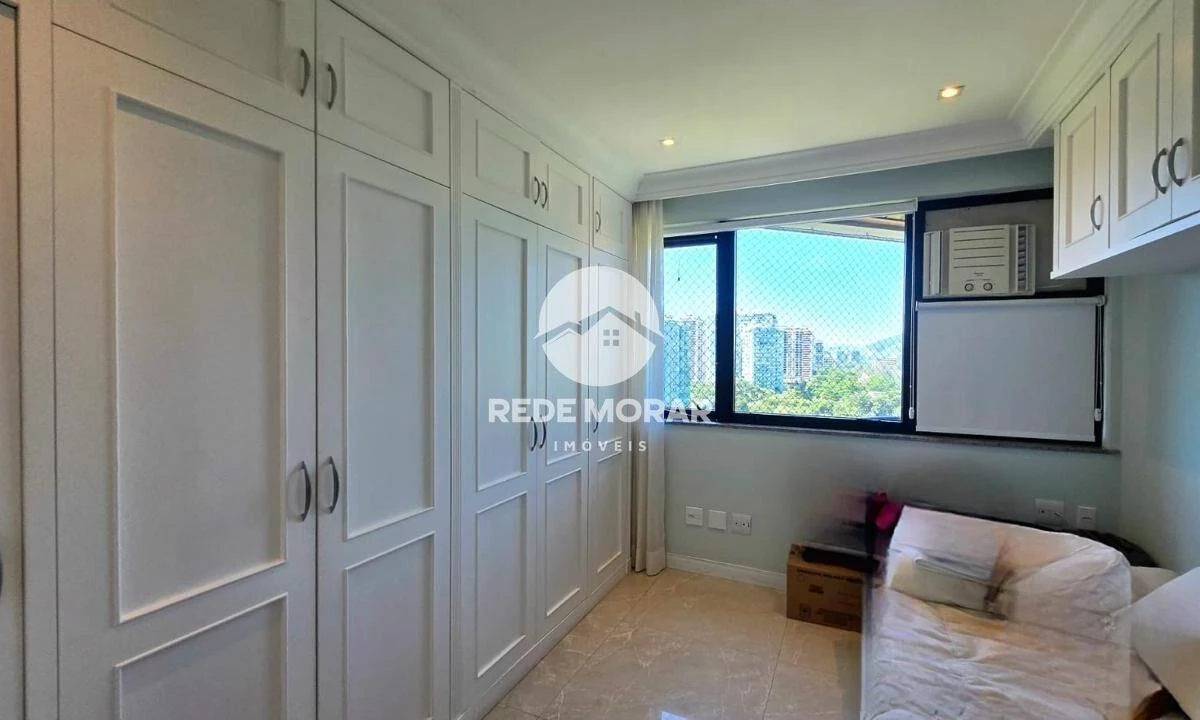 4-bedroom apartment with a water view — photo 18