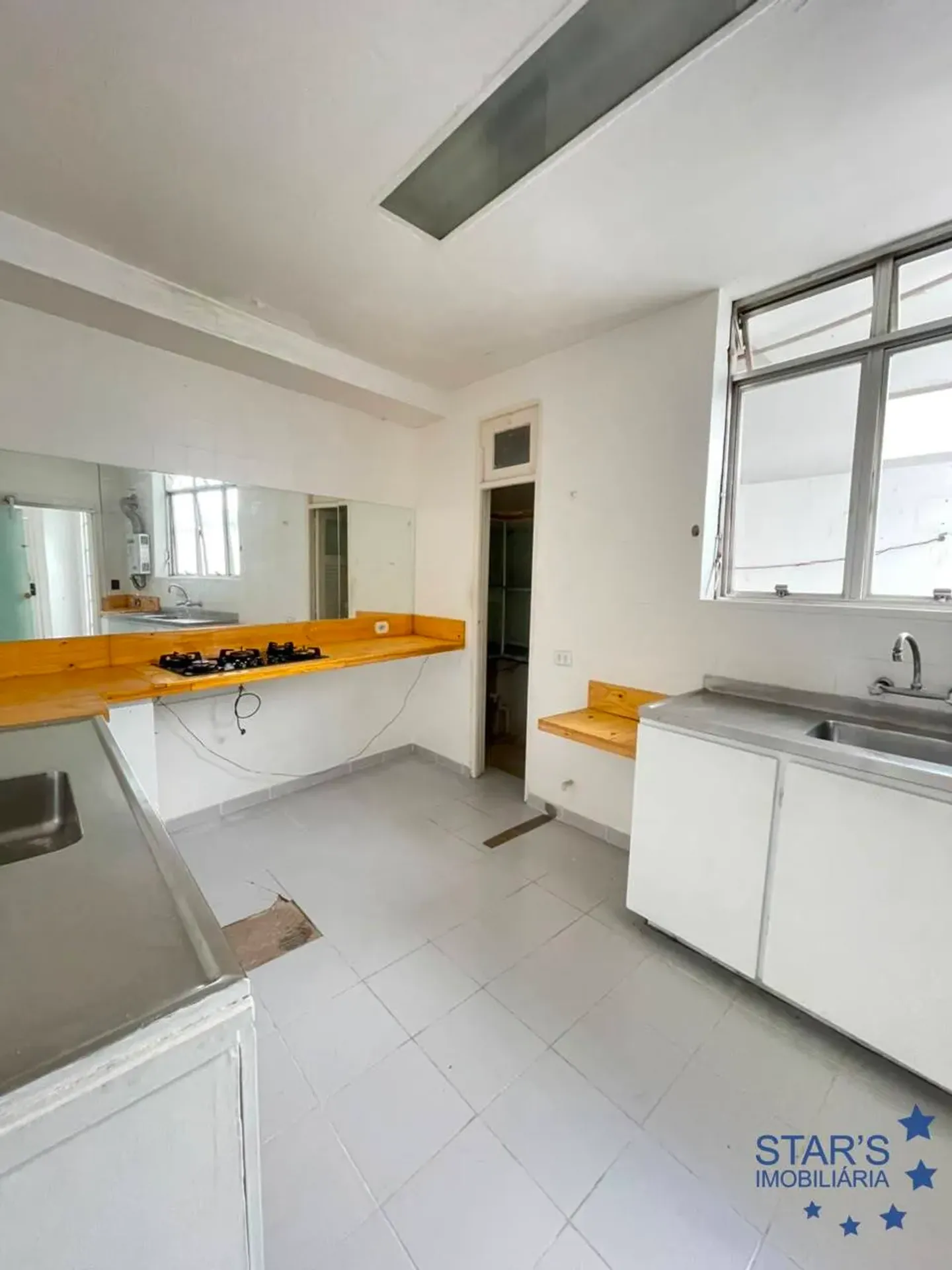 Будинок 250 м² із вікнами від підлоги до стелі — photo 42