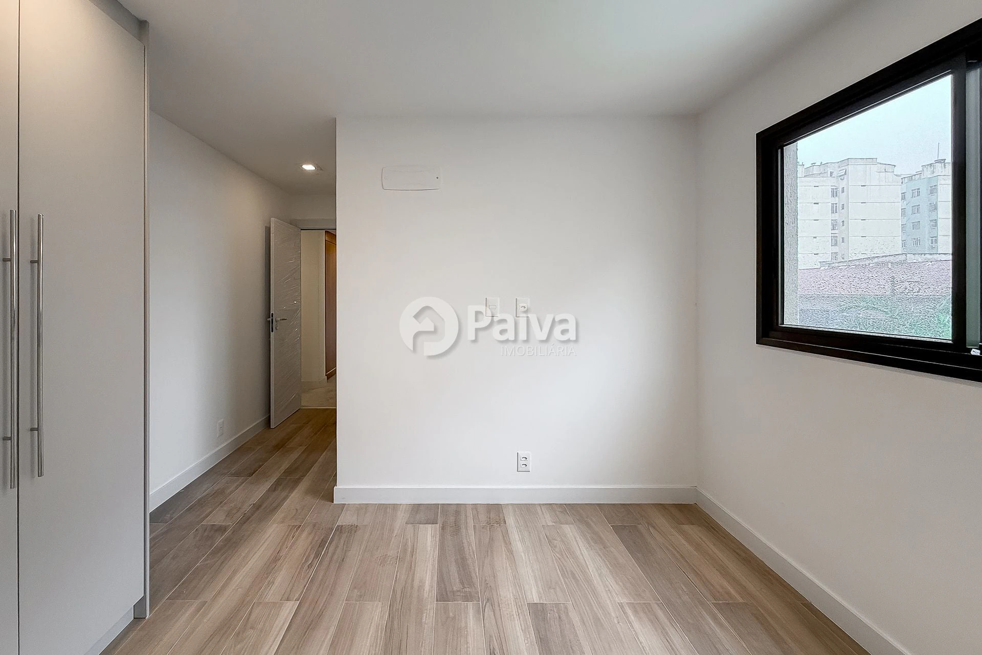 3-bedroom apartment with a grill on the balcony — photo 21