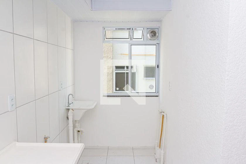 Unfurnished 2-bedroom apartment with 45 m² and wood floors — photo 48