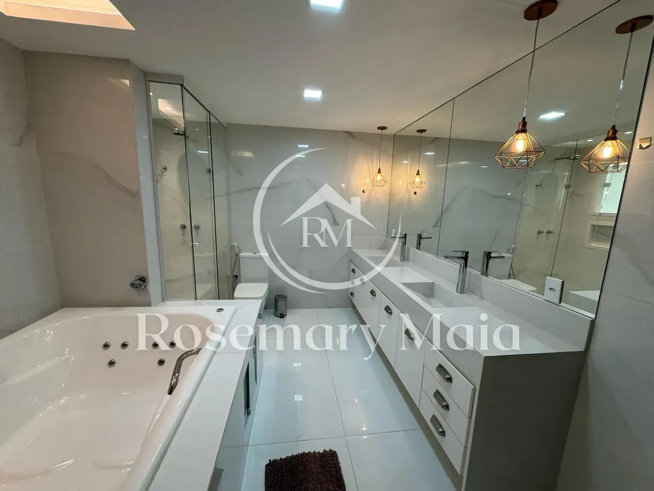 Furnished house with 4 bedrooms and 360 m² — photo 24