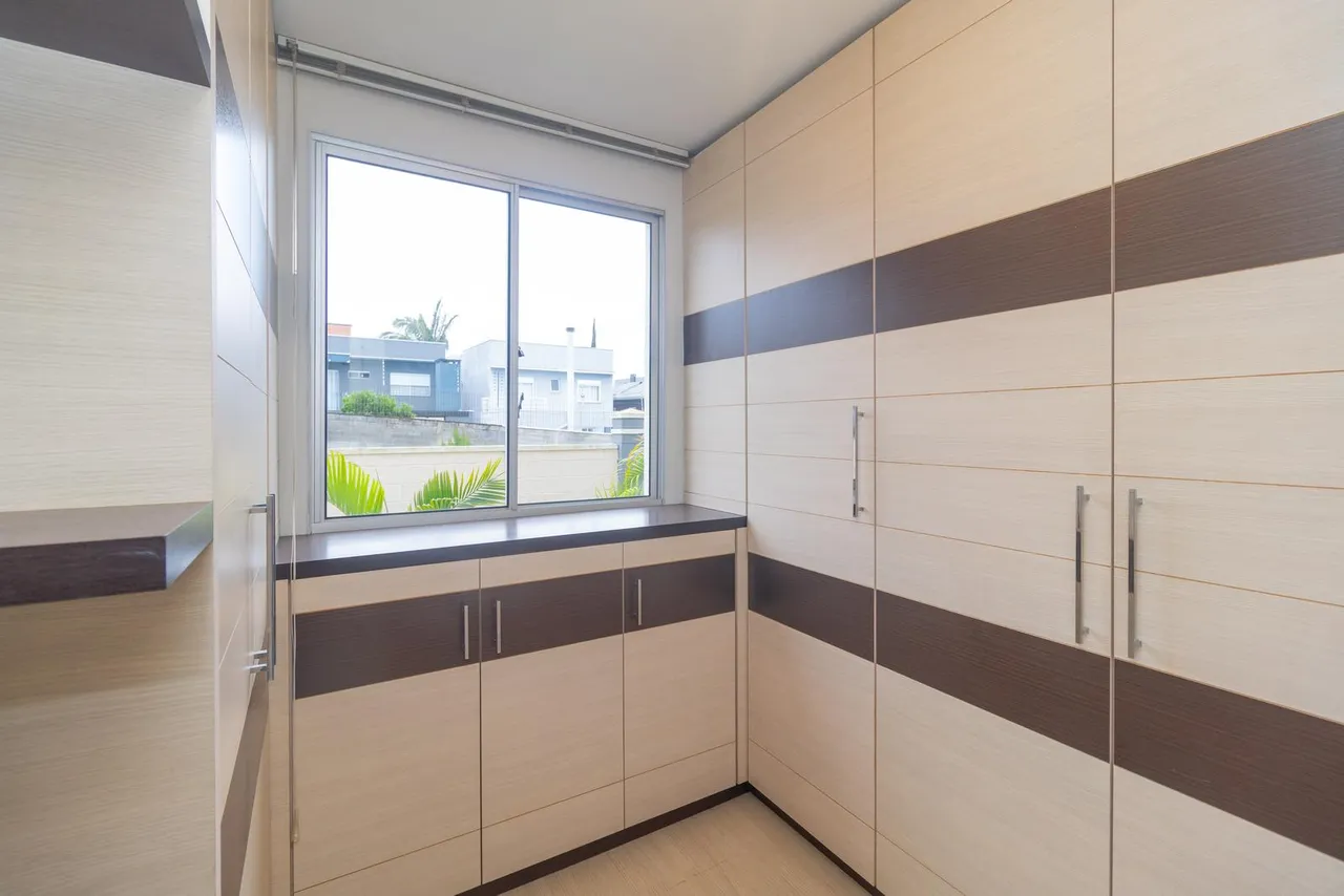 3-bedroom apartment with glassed-in balcony — photo 8