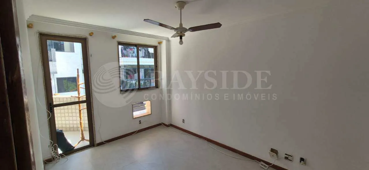 2-bedroom apartment with balcony and laundry area — photo 7