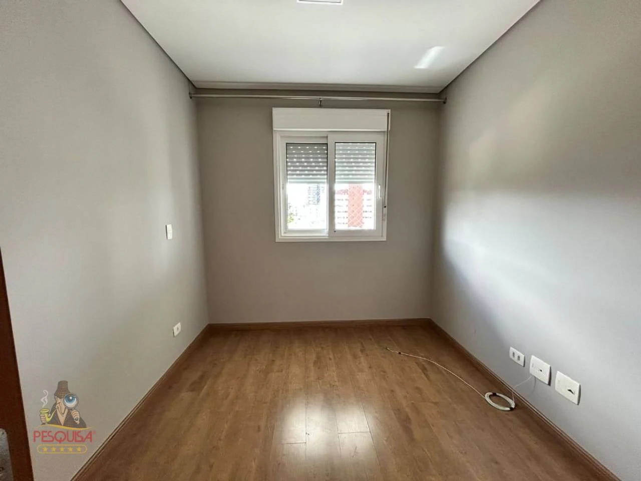 4-bedroom apartment with a bathtub — photo 14