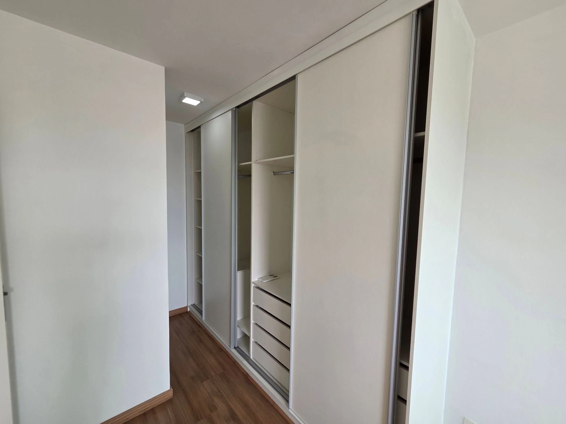 2-bedroom apartment with a mountain view in Rio de Janeiro — photo 11