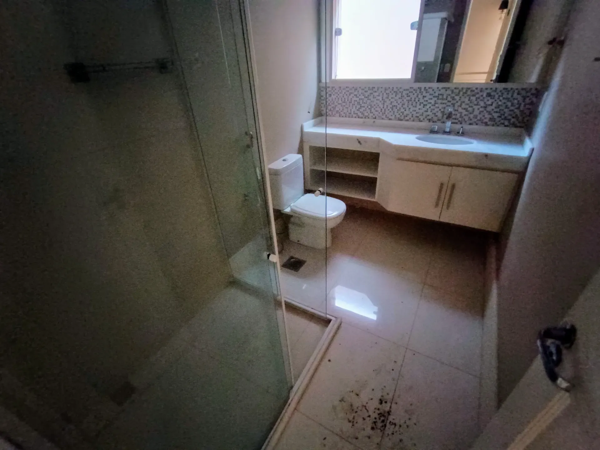 Unfurnished house with 4 bedrooms and 5 bathrooms — photo 21