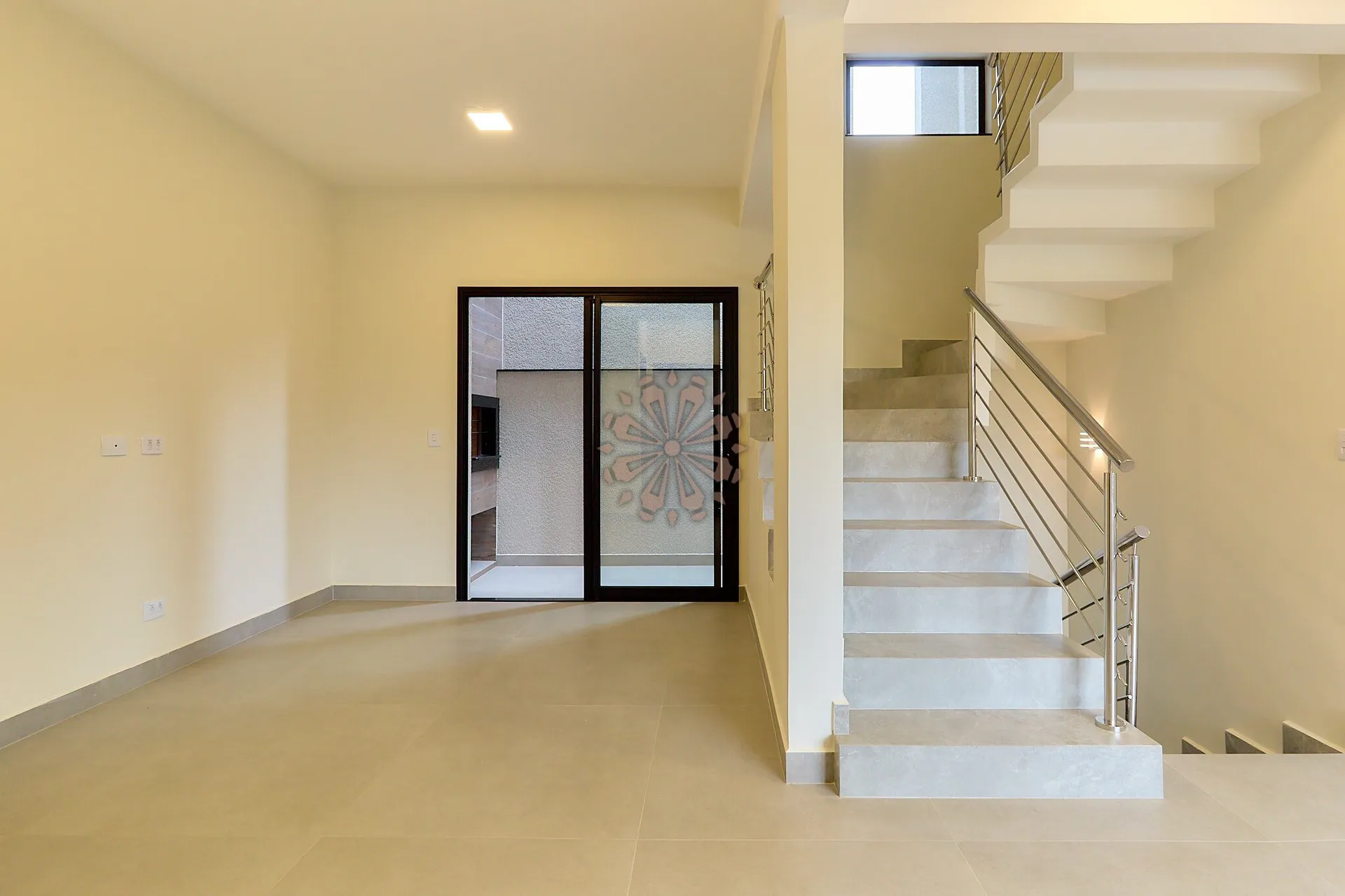 House with 3 bedrooms and 230 m² plus shared BBQ area — photo 23