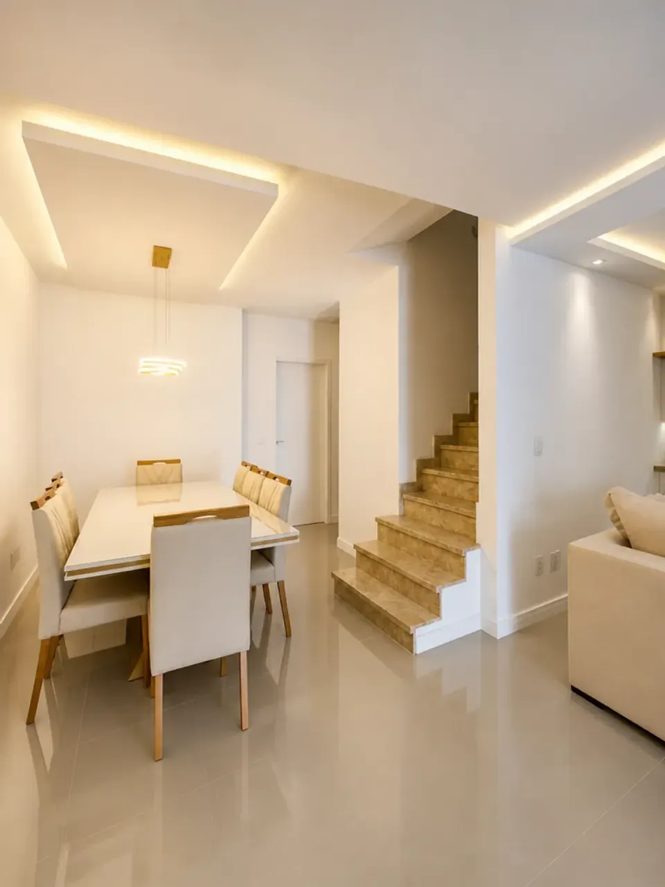 Casa triplex mobiliada com 5 suítes e 330 m² — photo 4
