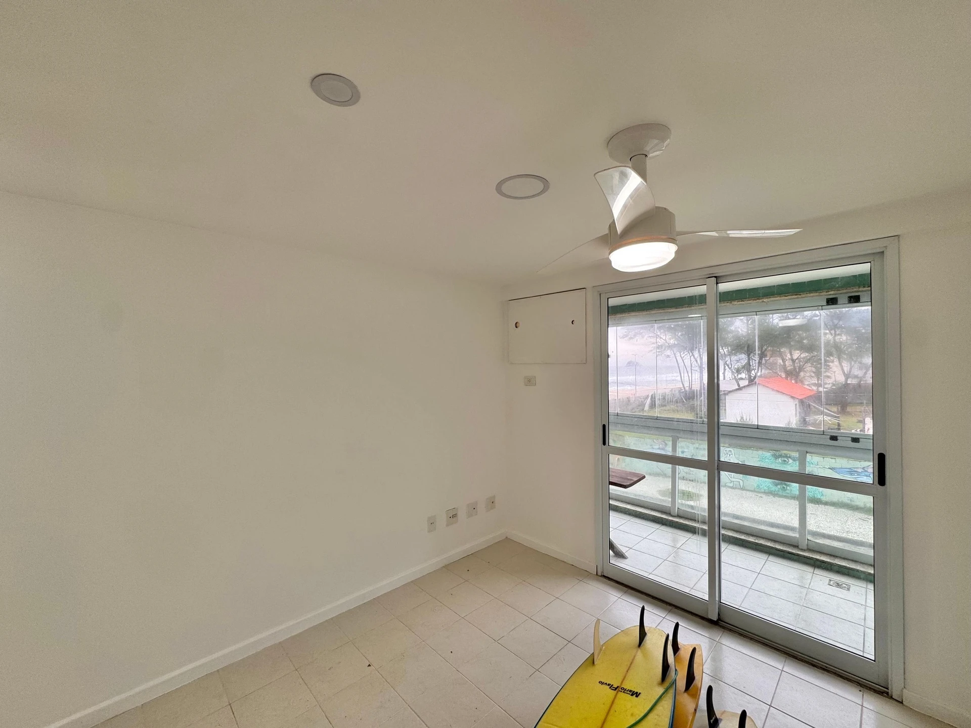 2-bedroom apartment with 2 parking spots and enclosed balcony — photo 20
