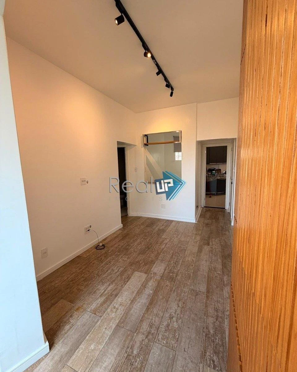 Apartment, 52 m², with floor-to-ceiling windows — photo 38