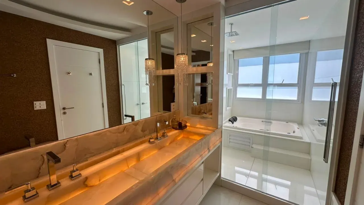 Casa com 5 quartos e 5 banheiros, com cozinha integrada — photo 25