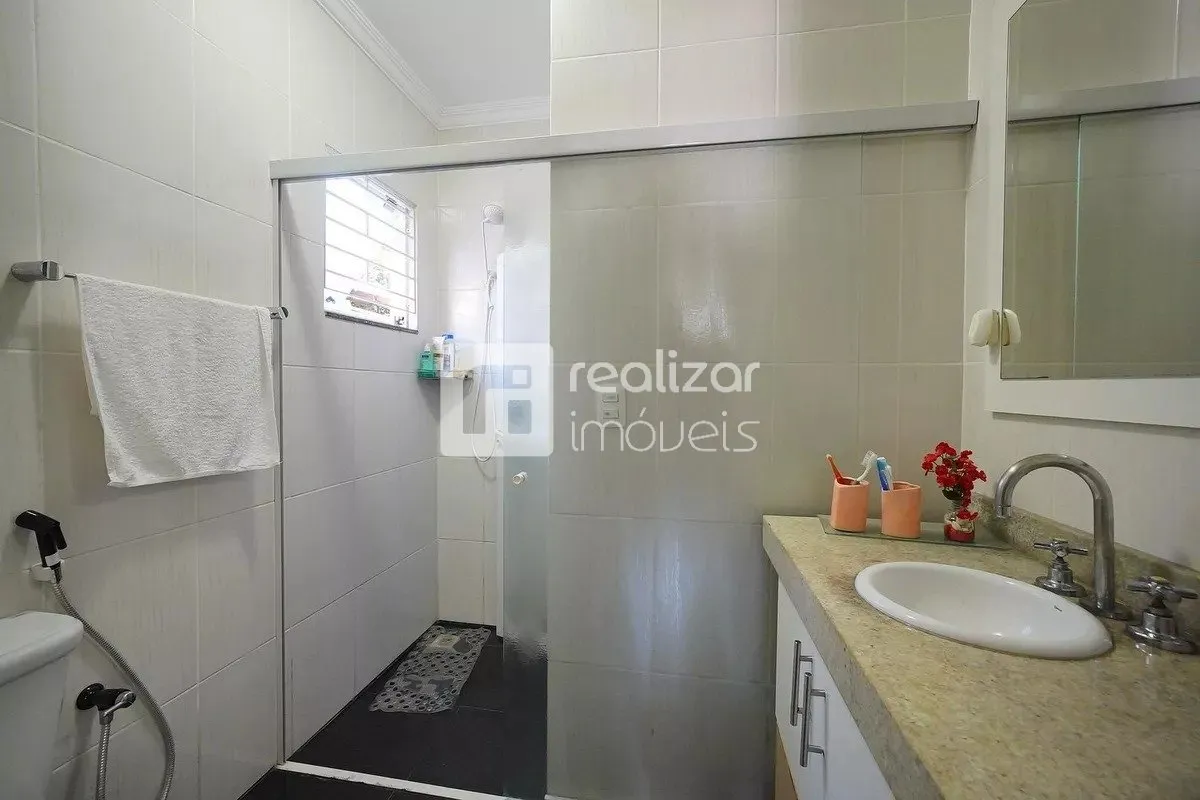 Furnished 5-bedroom house with equipped kitchen — photo 19