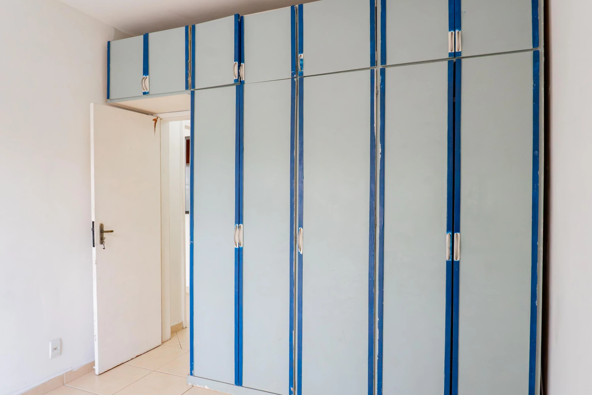 Apartamento sem mobília com 2 quartos e varanda — photo 14