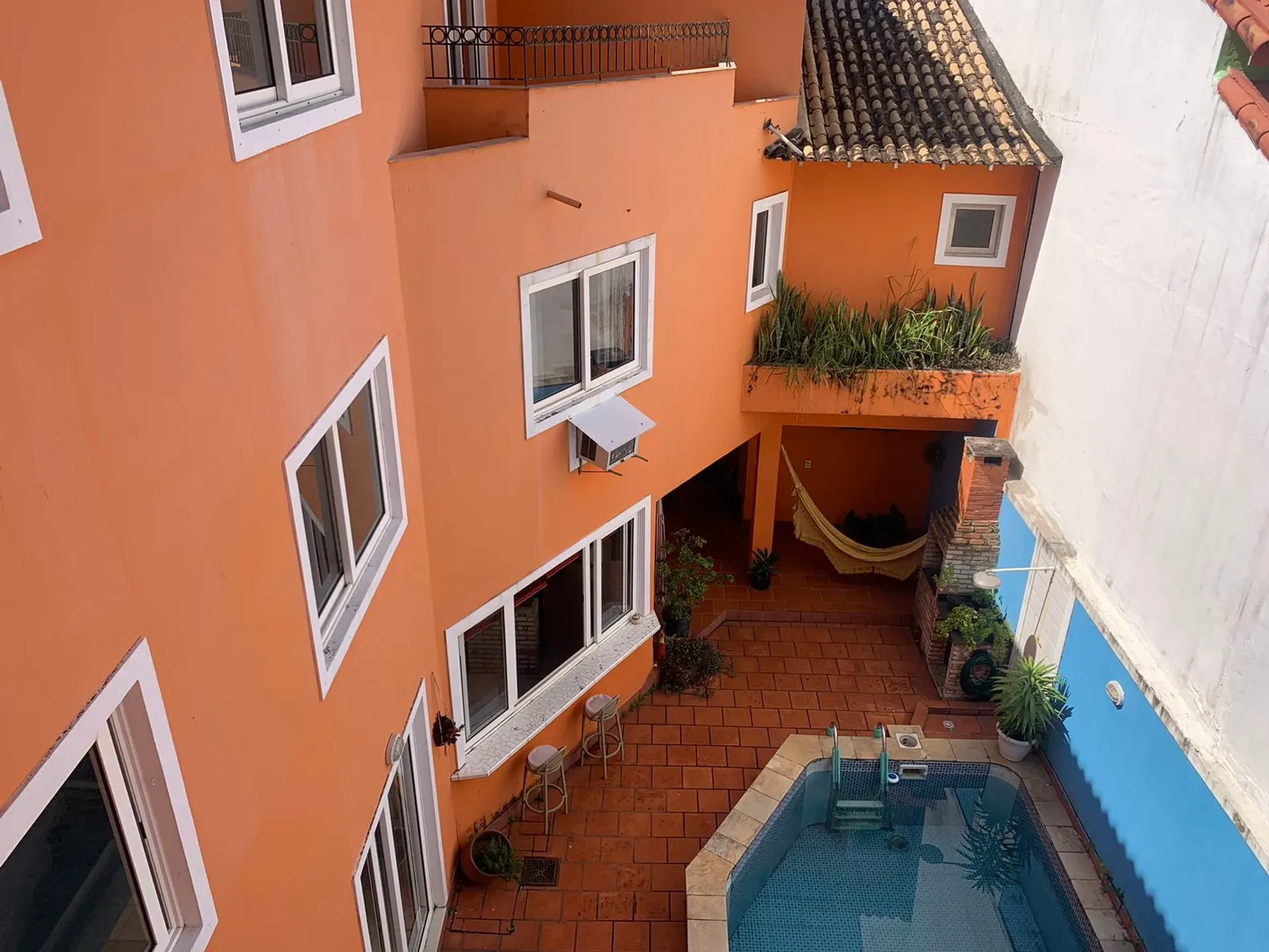 Casa amueblada con parrilla empotrada en el balcón — photo 31