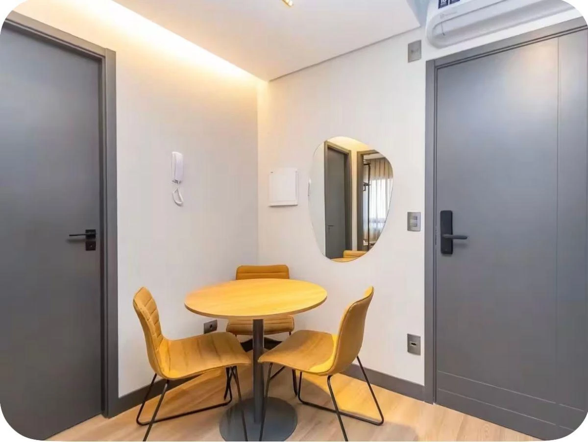 1 quarto e piso de madeira ou laminado: apartamento de 60 m² — photo 12