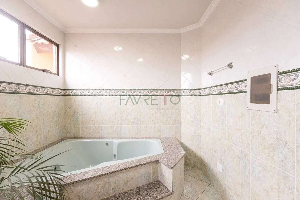480 m² house with a bathtub and a garden — photo 40