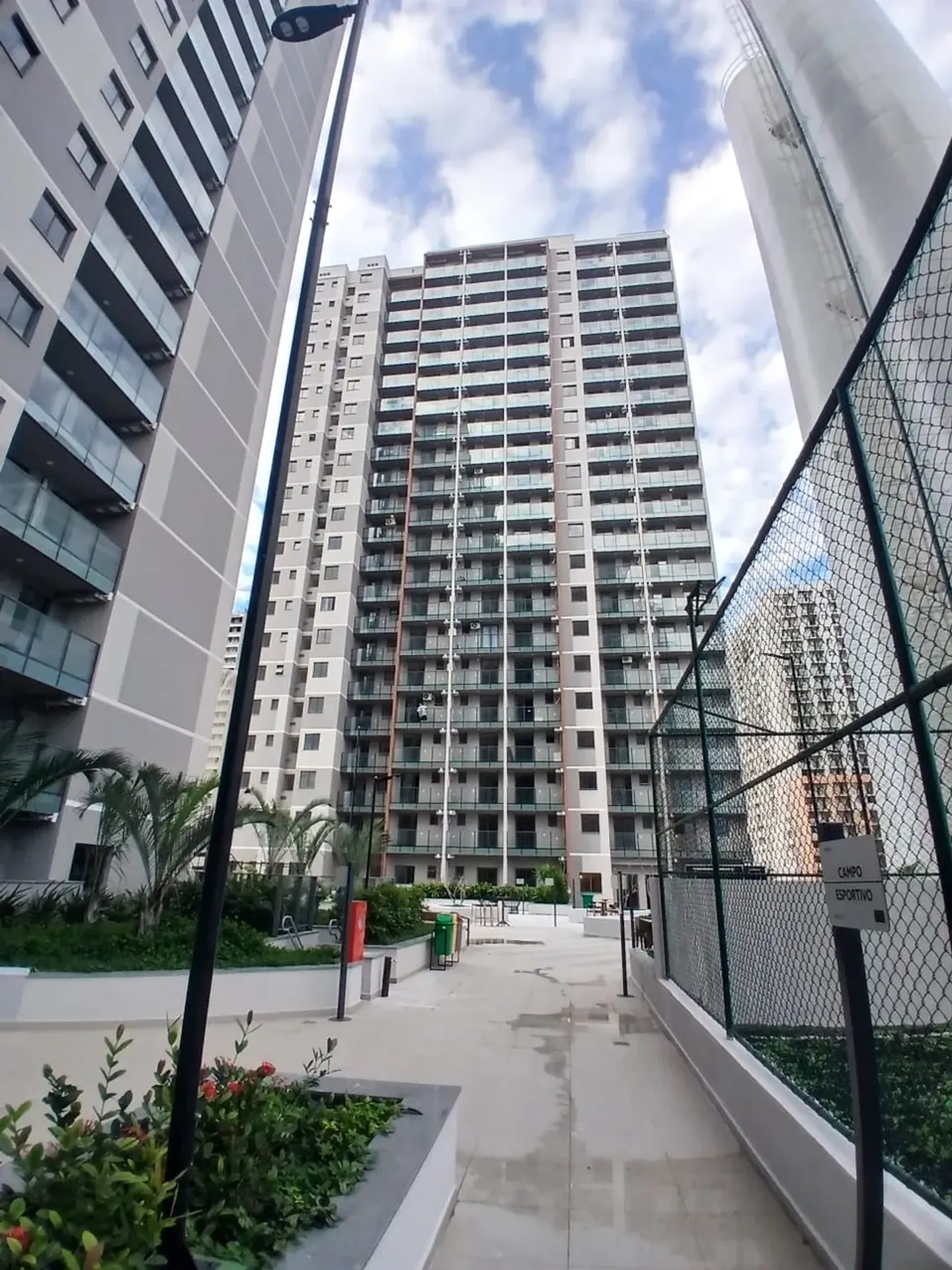 Unfurnished apartment with separate kitchen and 2 parking — photo 24