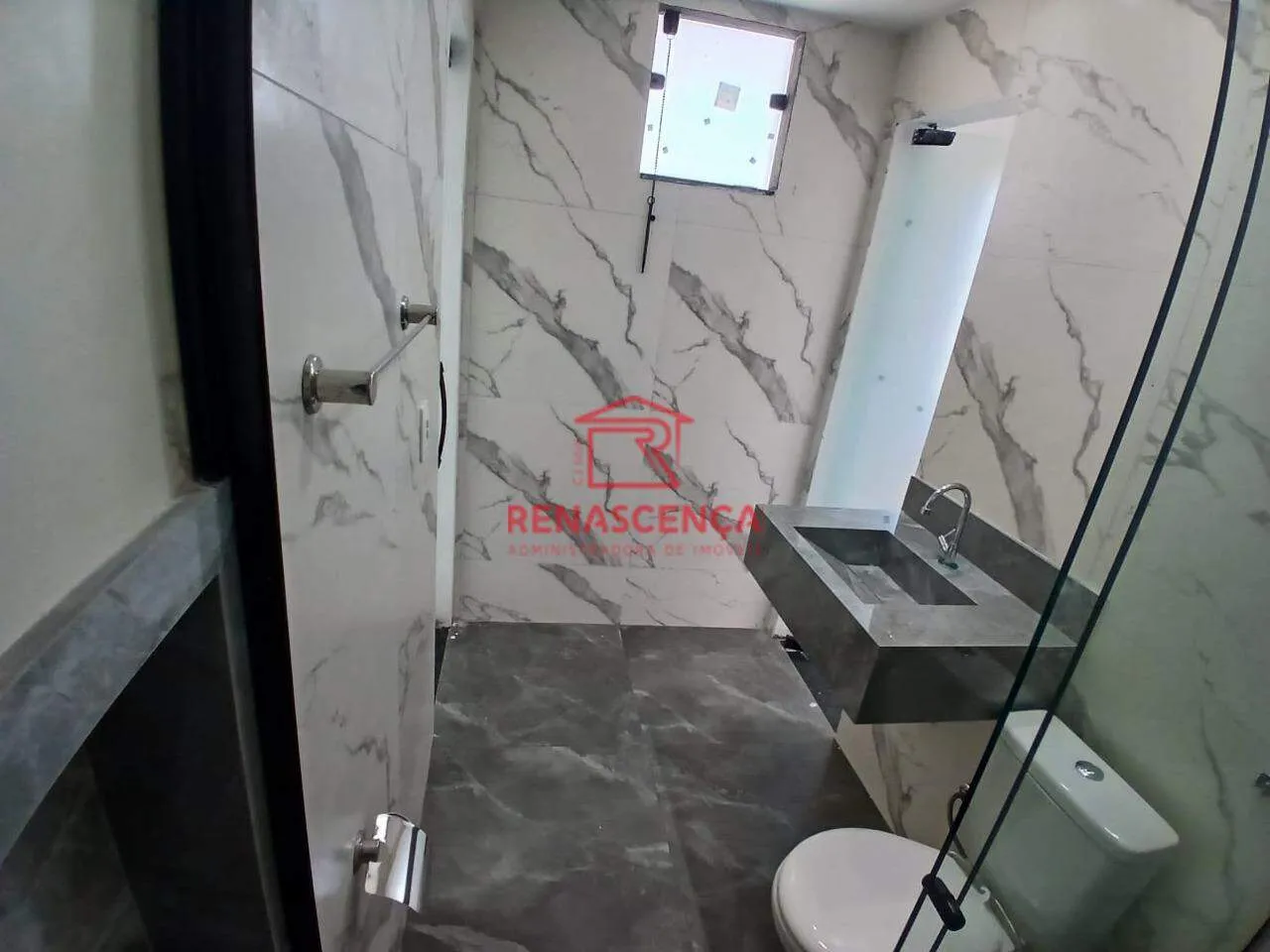 House with 5 bedrooms and 4 bathrooms, separate kitchen — photo 2