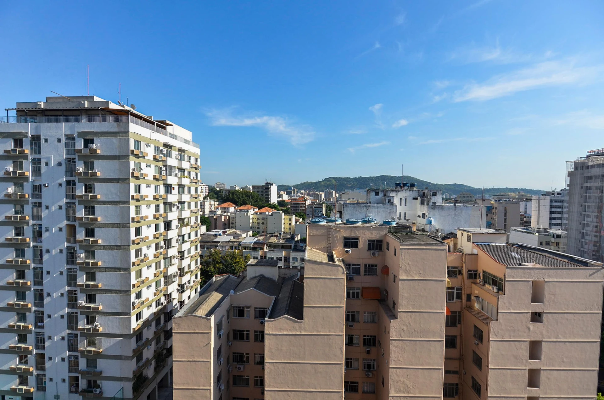 Furnished 3-bedroom apartment with balcony and BBQ grill — photo 37