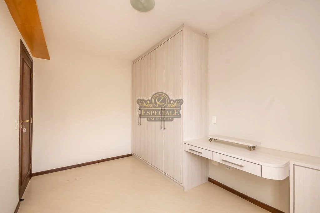 167 m² apartment with a grill on the balcony and a bathtub — photo 12