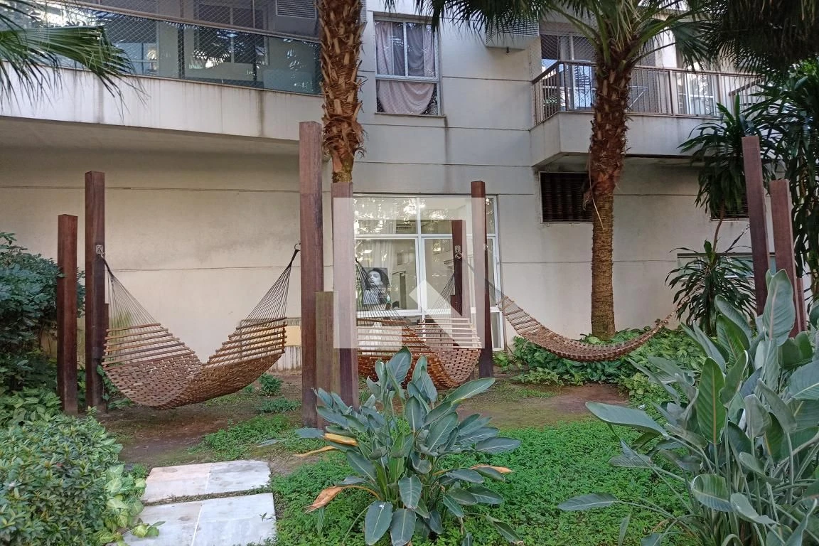 Furnished 3-bedroom apartment with 3 bathrooms and balcony — photo 70