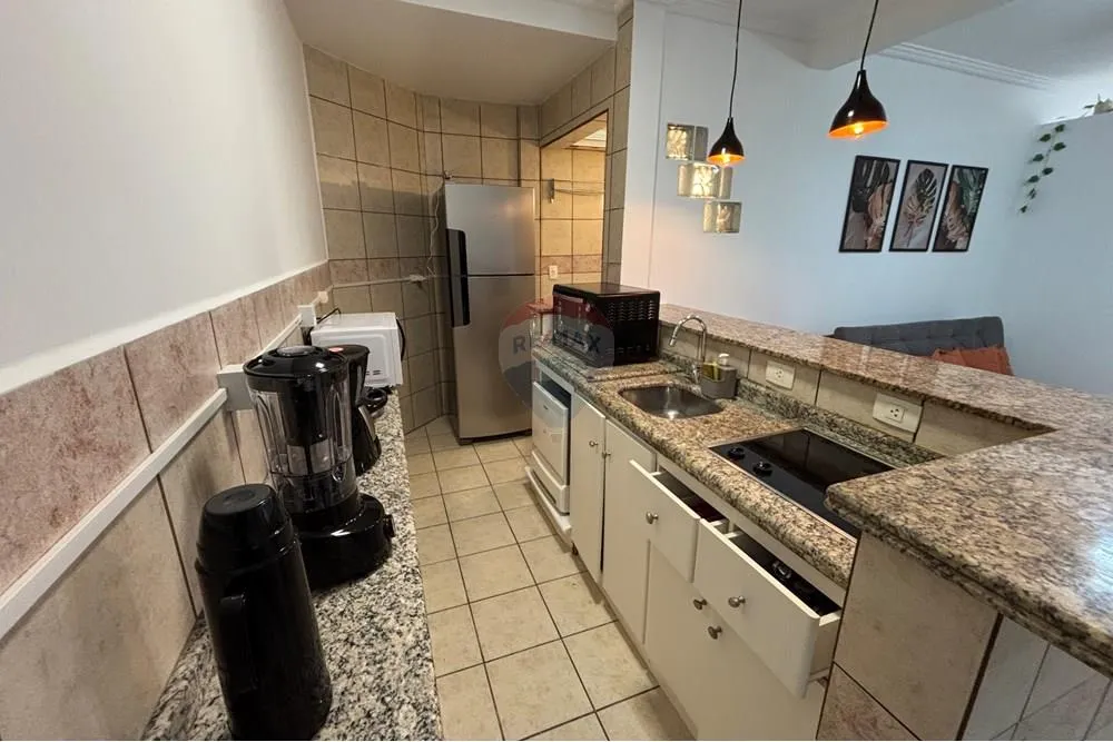Apartamento de 1 dormitório com sacada e churrasqueira — photo 2
