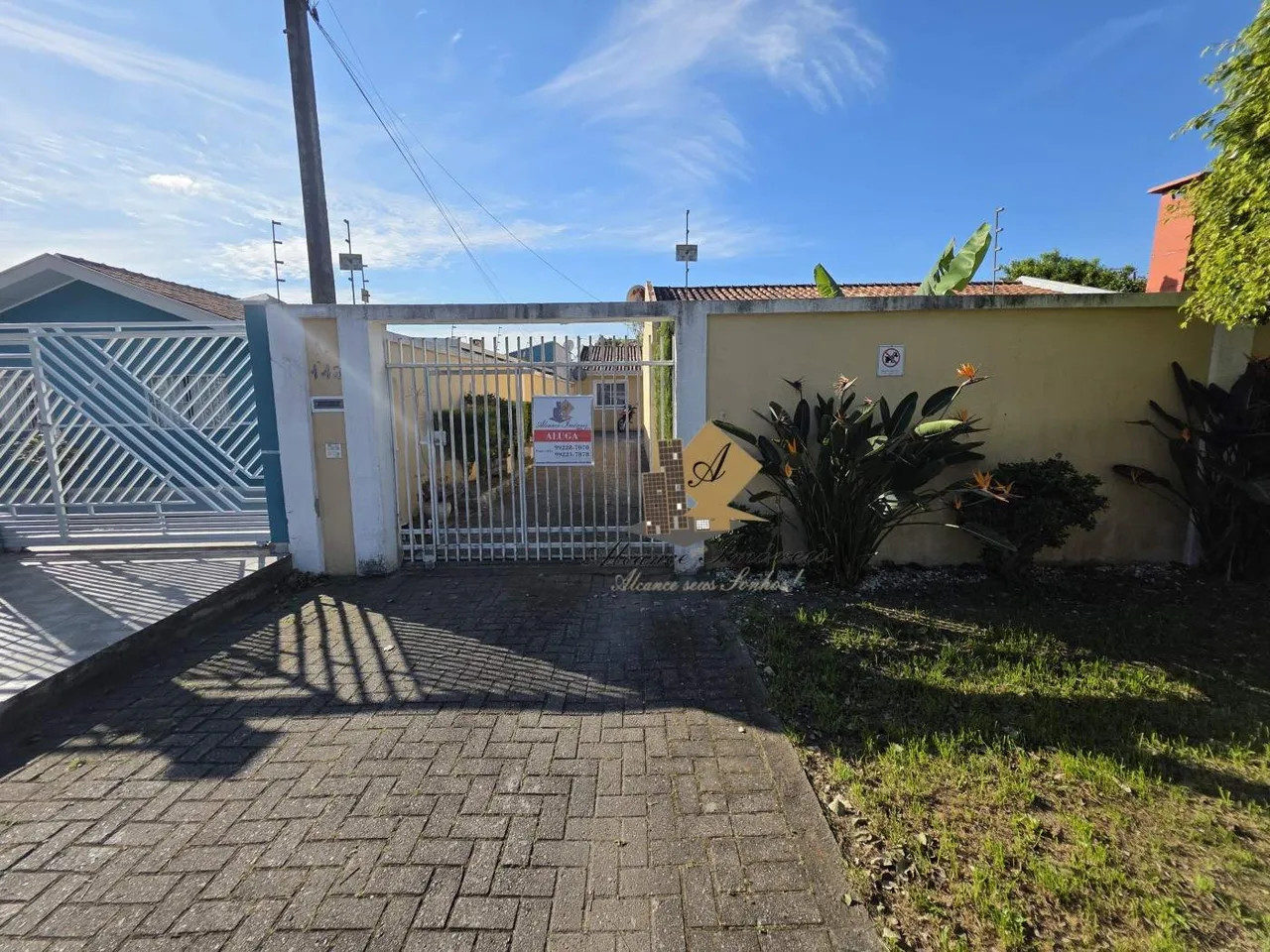 Condominium house with 2 bedrooms and 1 bathroom