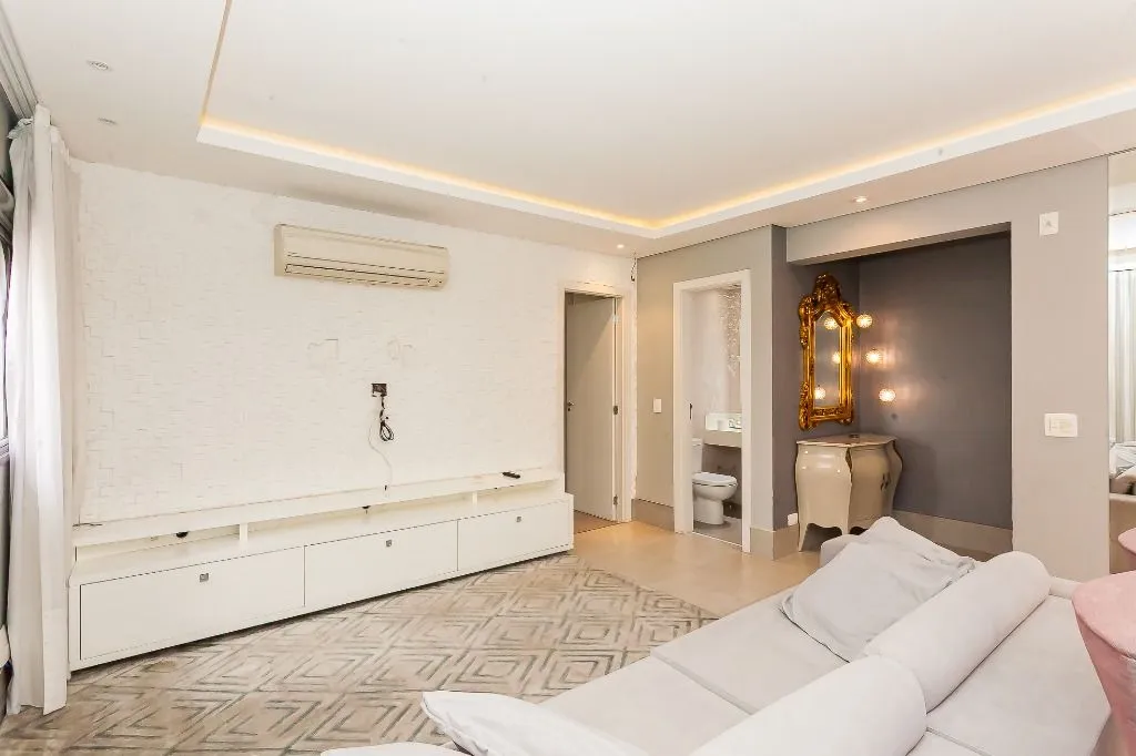 Rental apartment with 3 en-suite bedrooms and 4 baths — photo 6