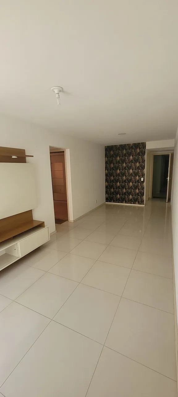 Apartamento com 2 quartos e varanda