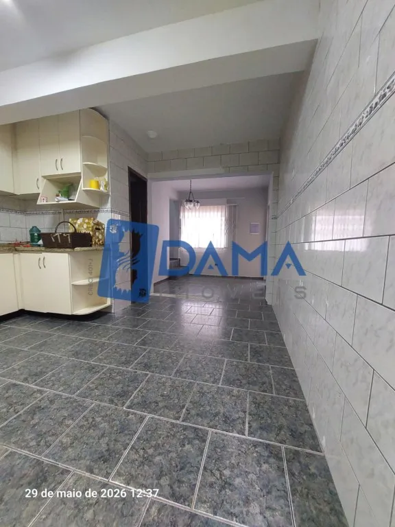 4-bedroom townhouse with separate, closed kitchen — photo 10