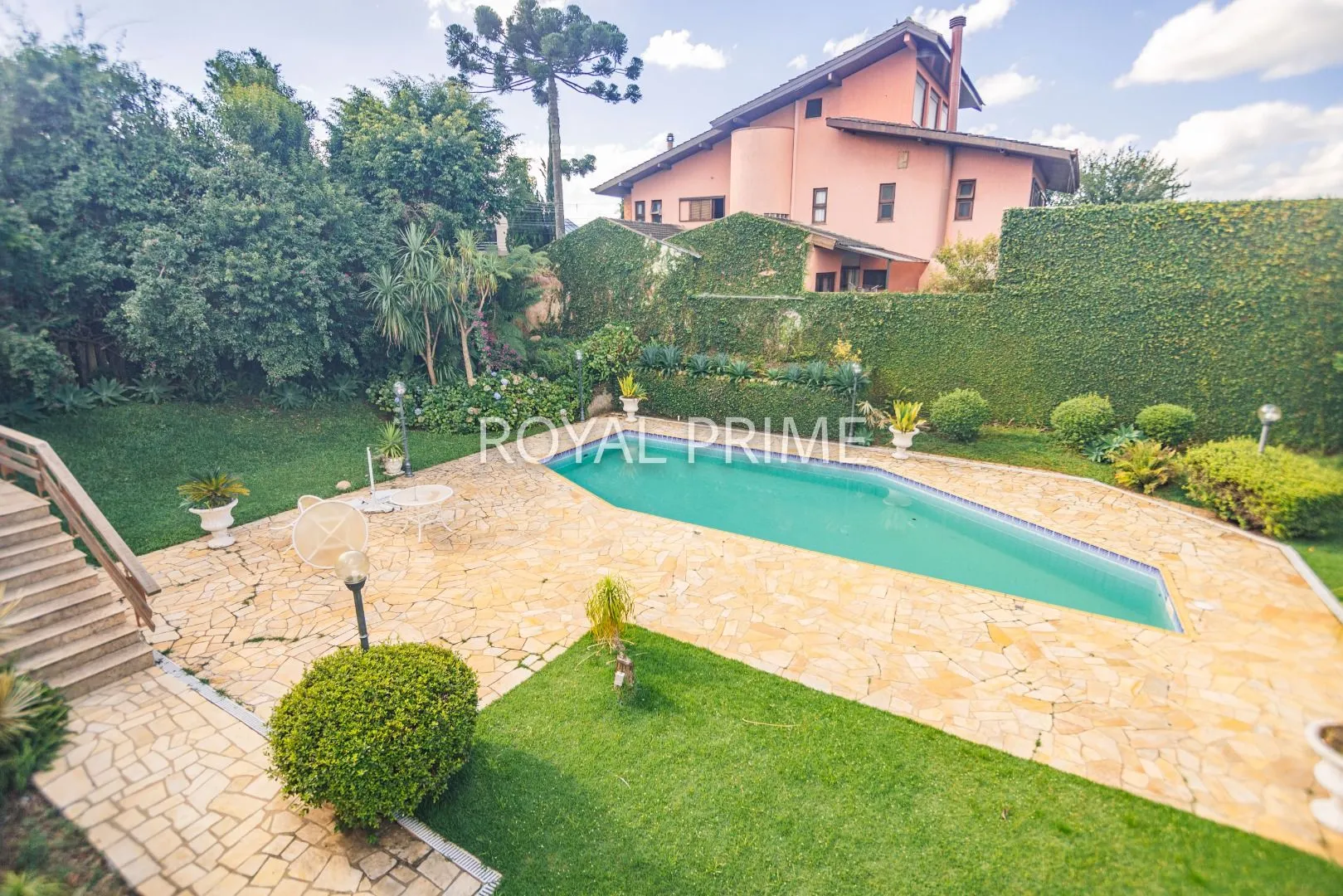 Furnished house in a gated community with 4 bedrooms and 5 baths — photo 45