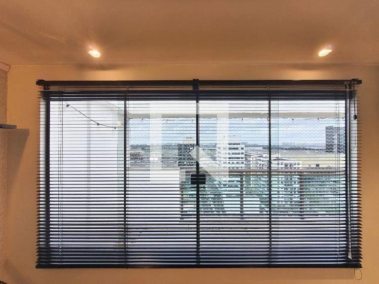 3-bedroom apartment with a glass-enclosed balcony — photo 49