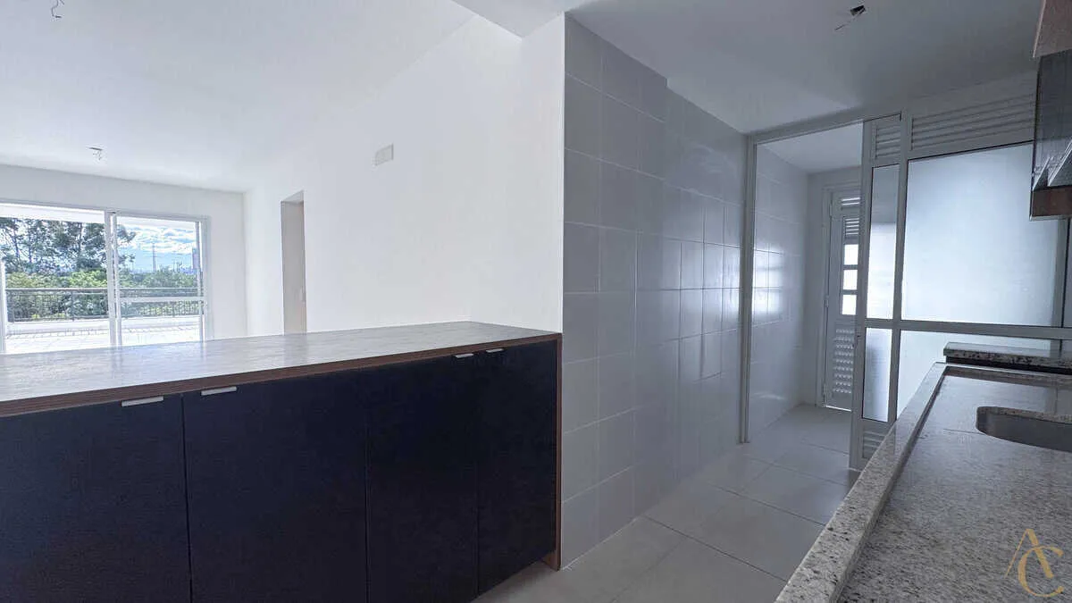 Unfurnished apartment with 3 bedrooms and balcony grill — photo 20