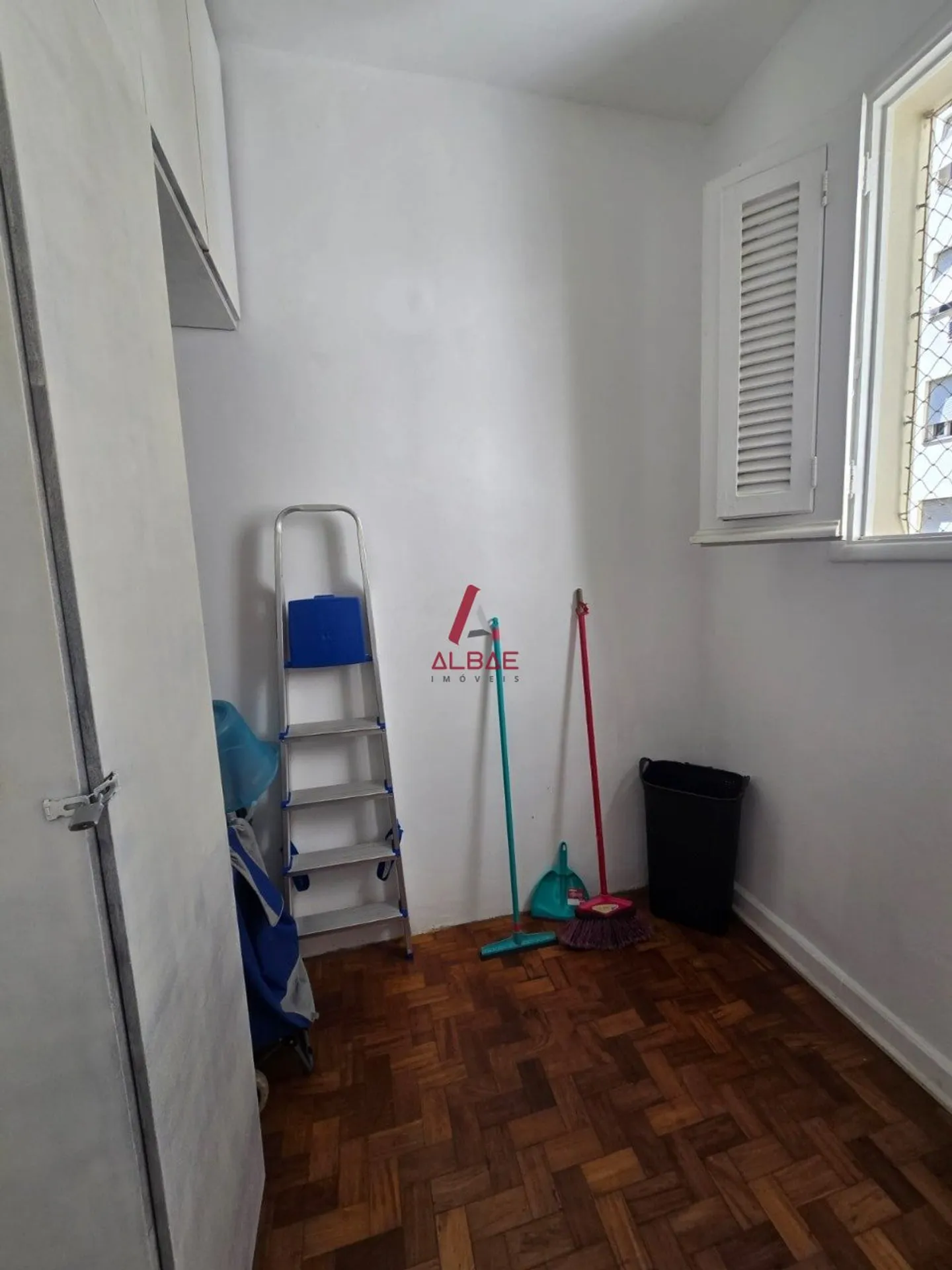 2-bedroom apartment with balcony and a full set of 3 baths — photo 32