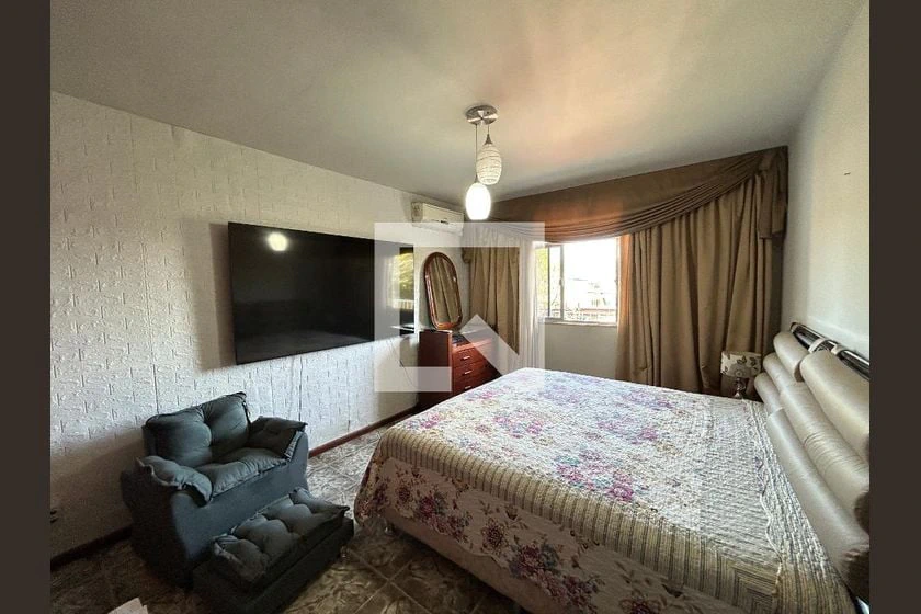 Furnished house with 2 bedrooms and 160 m², no parking — photo 4