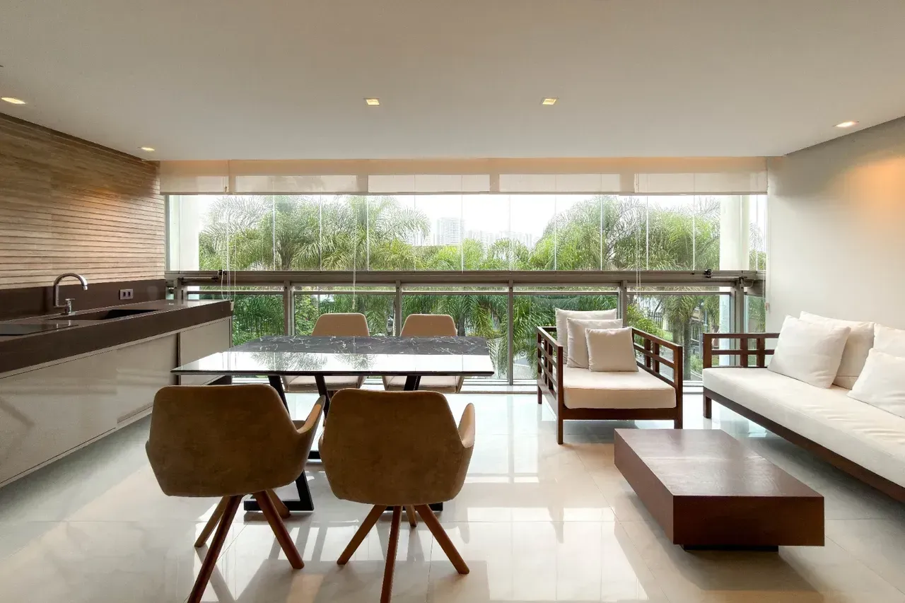 Furnished apartment with 4 bedrooms and 5 bathrooms — photo 18