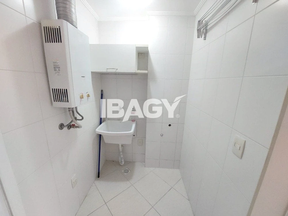 Apartamento de 1 dormitorio con cocina abierta y suite — photo 12