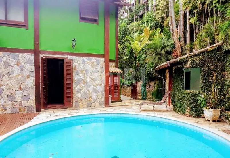 Furnished house with 5 bedrooms and 5 bathrooms — photo 18