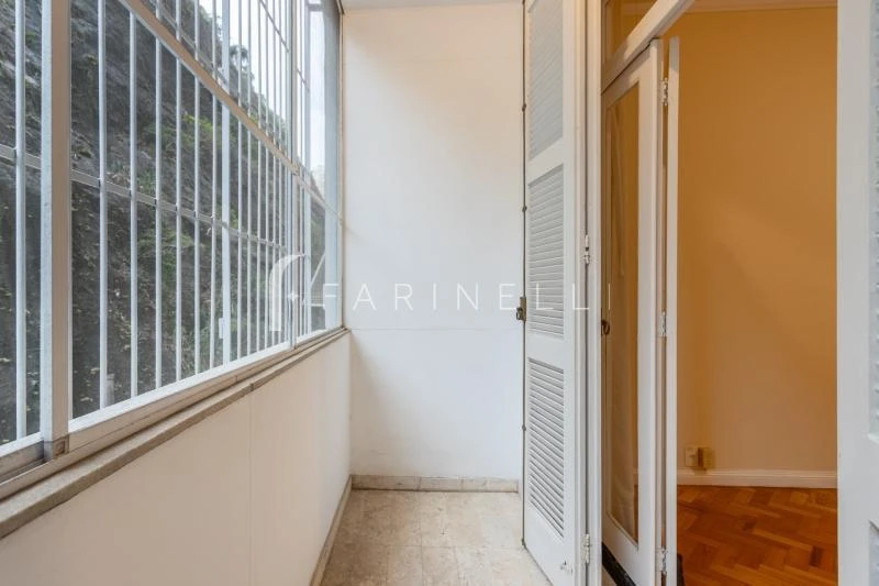248 m² apartment with 3 bedrooms and 4 bathrooms — photo 19