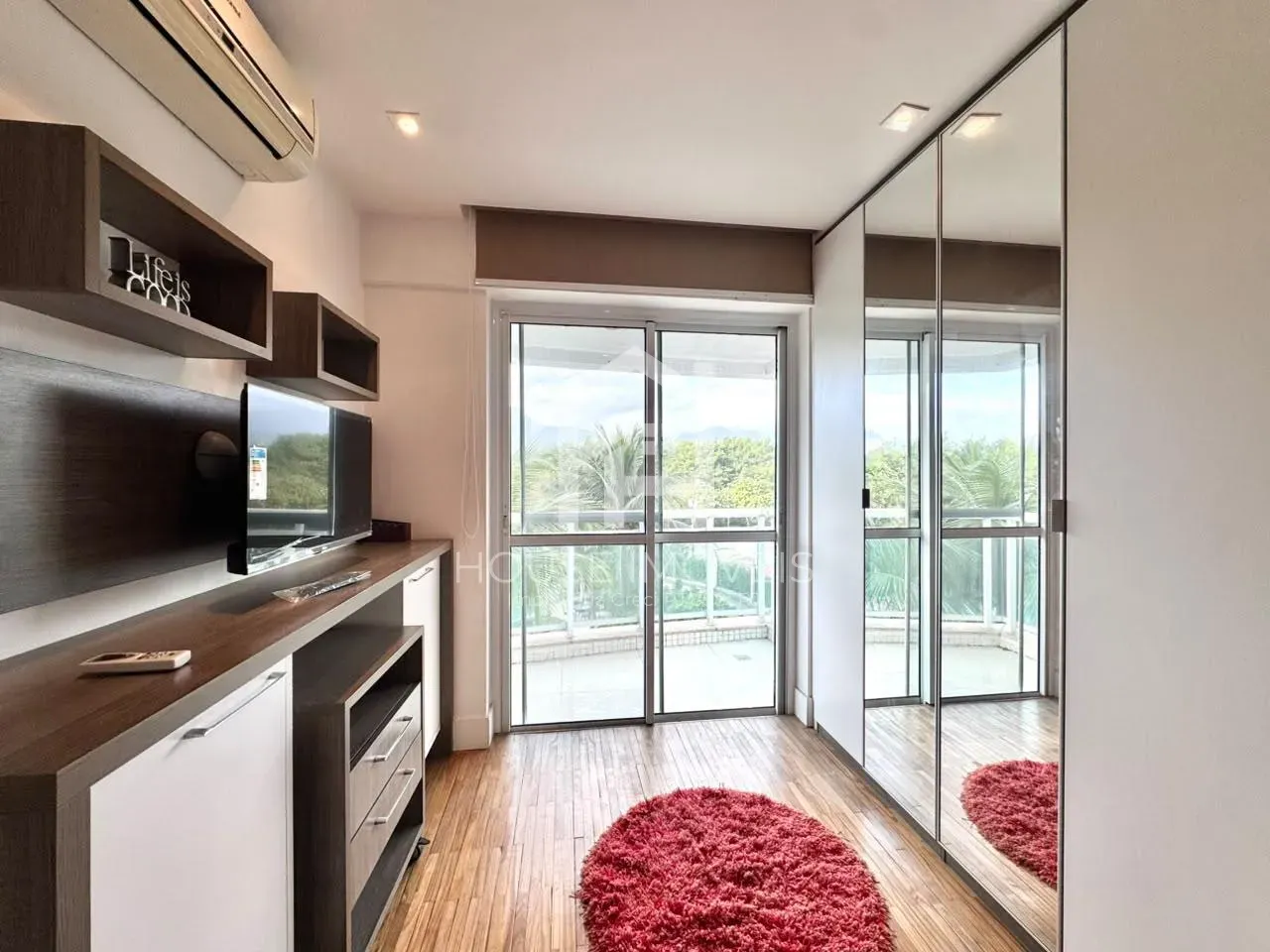 Furnished 3-bedroom apartment with 3 bathrooms — photo 21