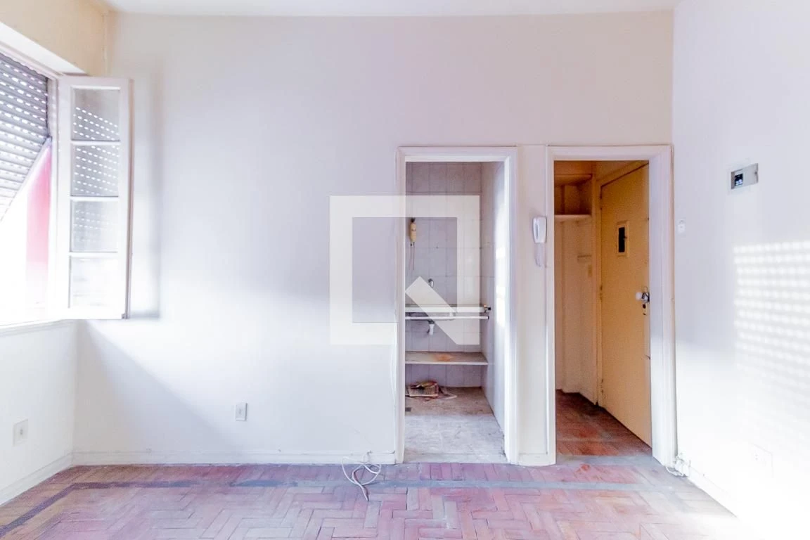 1-bedroom apartment with a private barbecue spot — photo 13